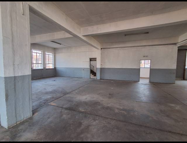900M² WAREHOUSE TO LET IN BENROSE